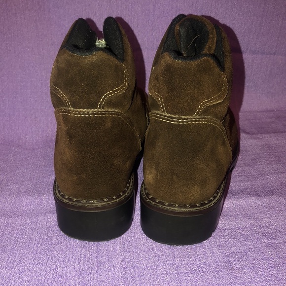 Used Women’s Sorel Zip Ankle Boot Size 8M Brown Suede - Picture 5 of 10